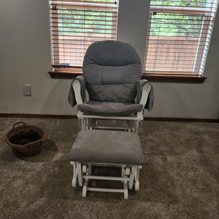 Glider Chair With Ottoman