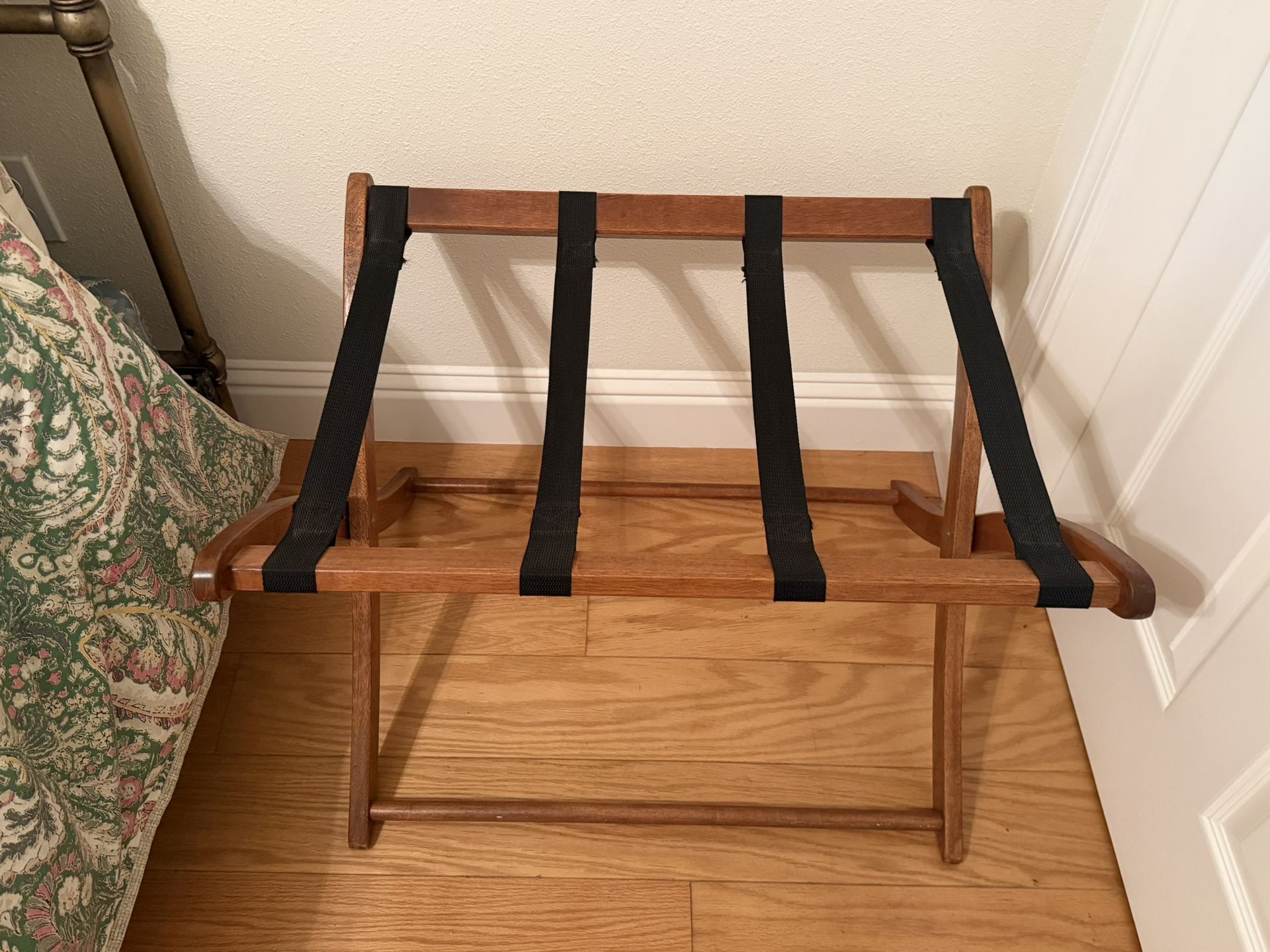 Beech Wood Folding Luggage Rack w: 4 Woolen Strips