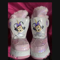 Brand New Snow Boots For Little Girls Size 8  Disney Minnie Mouse Snow Boots $25 Exact Cash Or Zelle Only Pick Up Downtown La