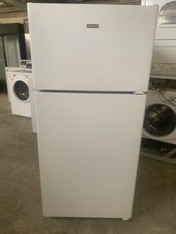 Fridge hotpoint good condition 90 days warranty Refry hotpoint buenas condiciones 90 diaa de Garantia