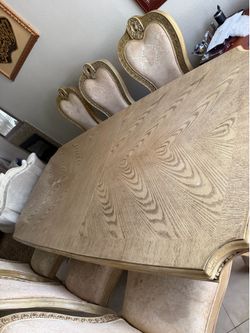 Elegant Traditional Dining Table & 6 Chairs Set