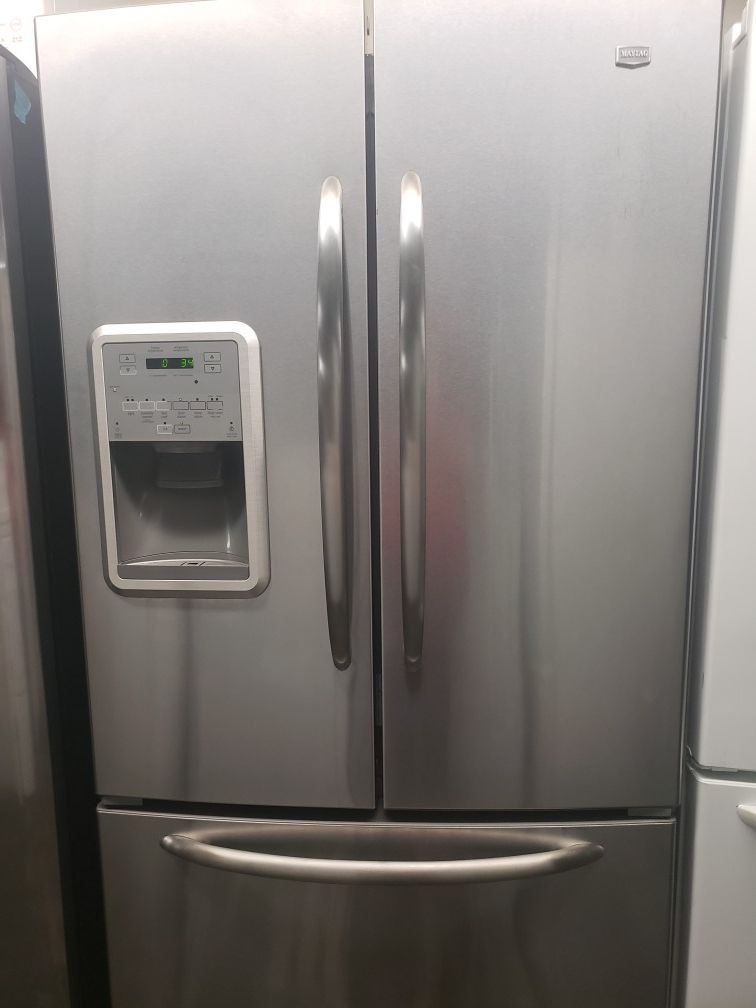 Refrigerator maytag