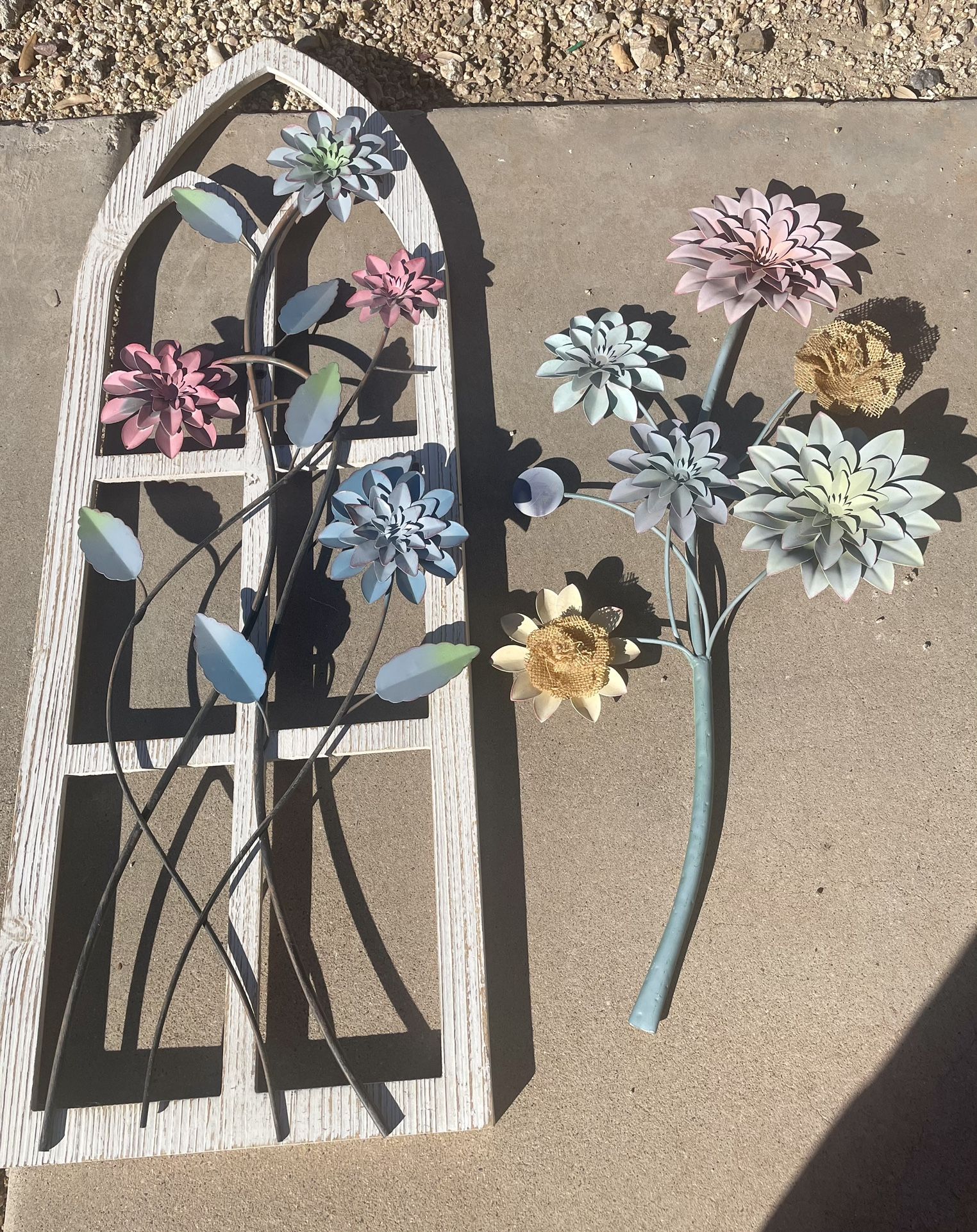 8piece  Pastel Metal Yard Art , Flowers , Succulent Window Theme , Great For Patio And Inside , too !