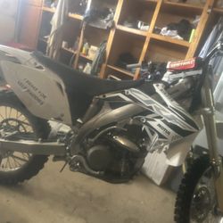 Honda   Motor  co  Lyd   Modelo 6006  CRF  450R