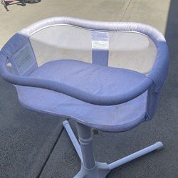 Halo bassinest swivel sleeper