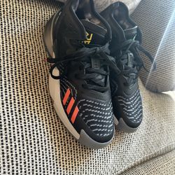 Adidas D.O.N. Issue 4 Basketball Shoes, Mens size 9 Xbox Special Edition. Great condition only worn a few times.