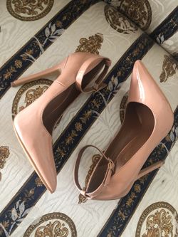 Nude/blush Heels size 6.5