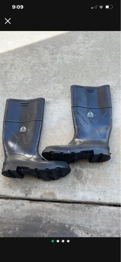 New rain boots size 12