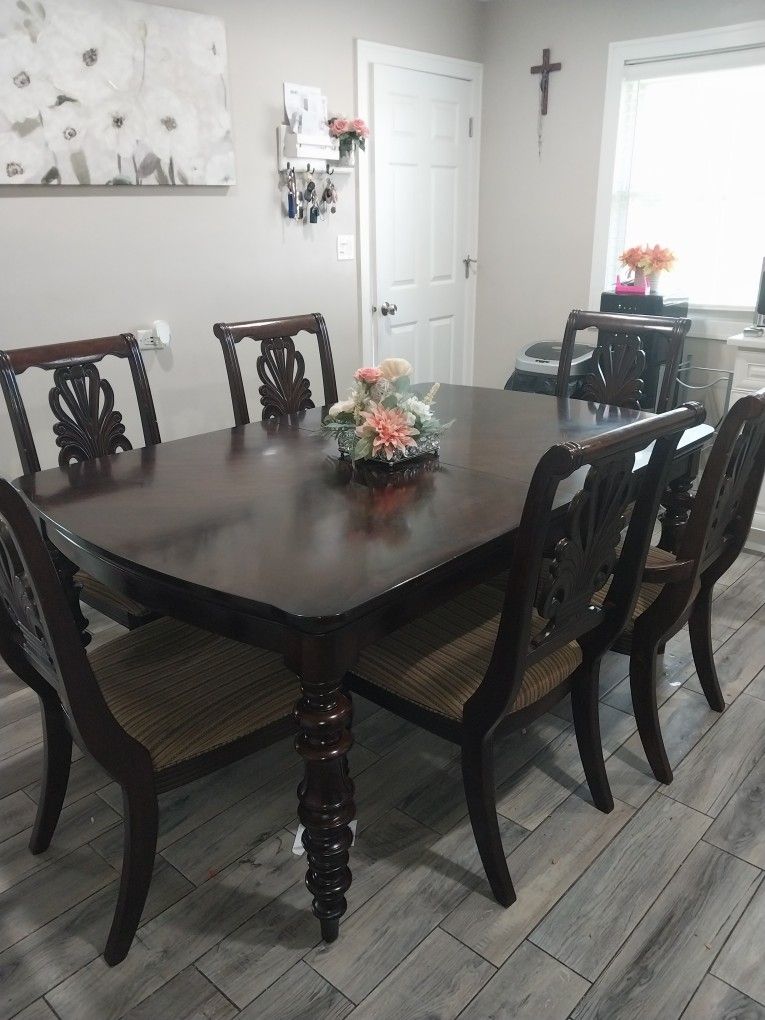 Dinning Table