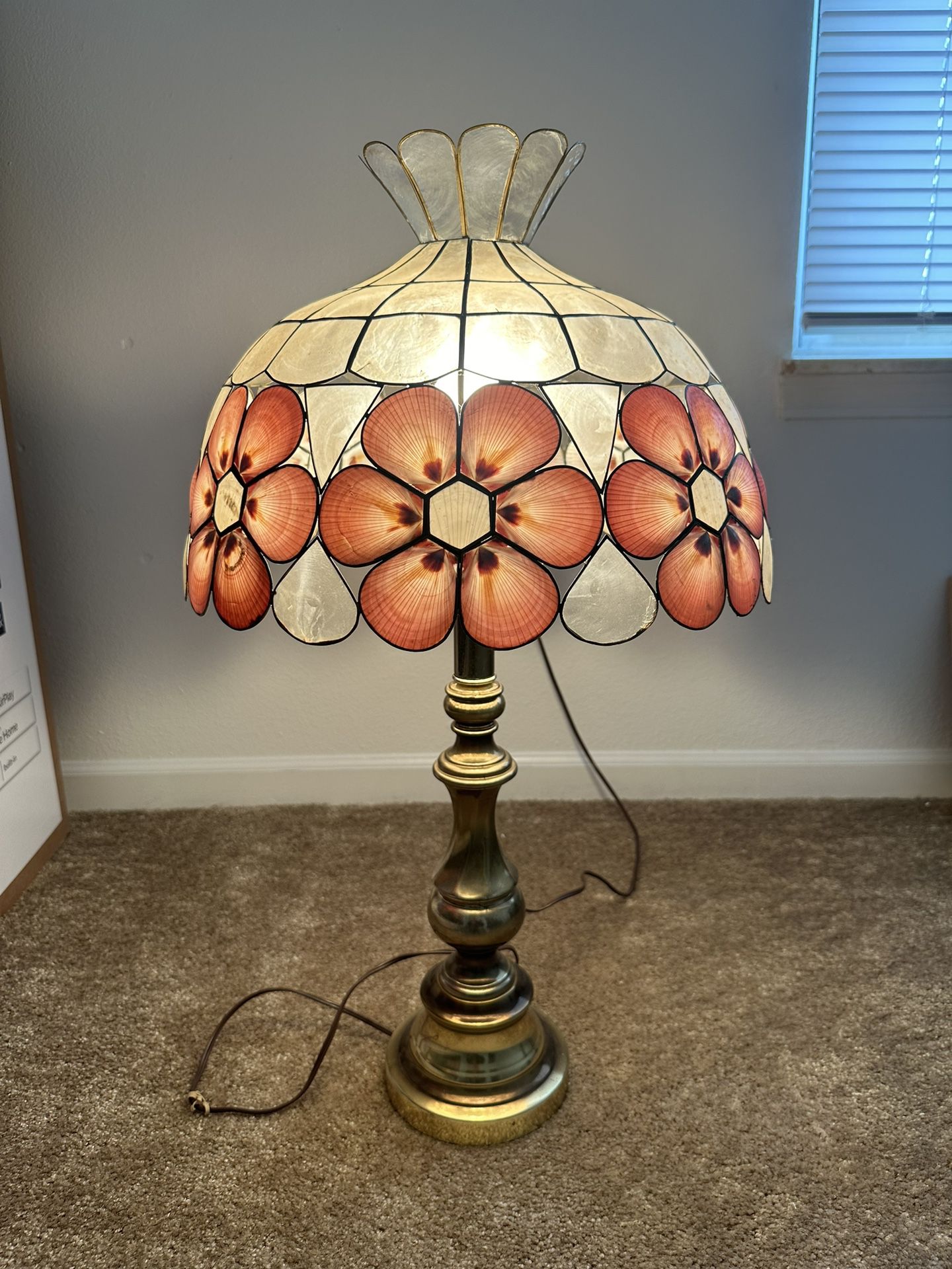 Vintage Large Brass Capiz shell Tiffany style Stained Glass Table Lamp 27x14x16