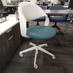 Office Task Chair | Konfurb Loop 