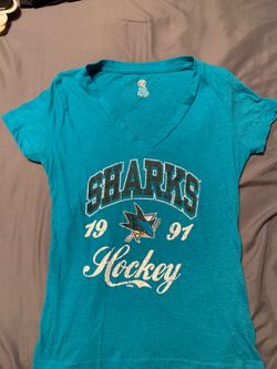 NHL Sharks women’s Medium shirt