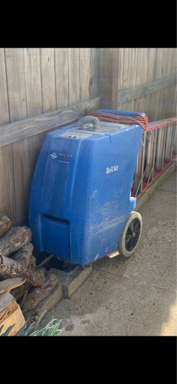 The carpet cleaning machine works well; it just has a slightly damaged water hose.