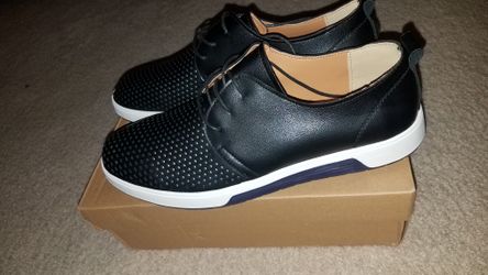 11.5 Summer sneaker w/ leather uppers