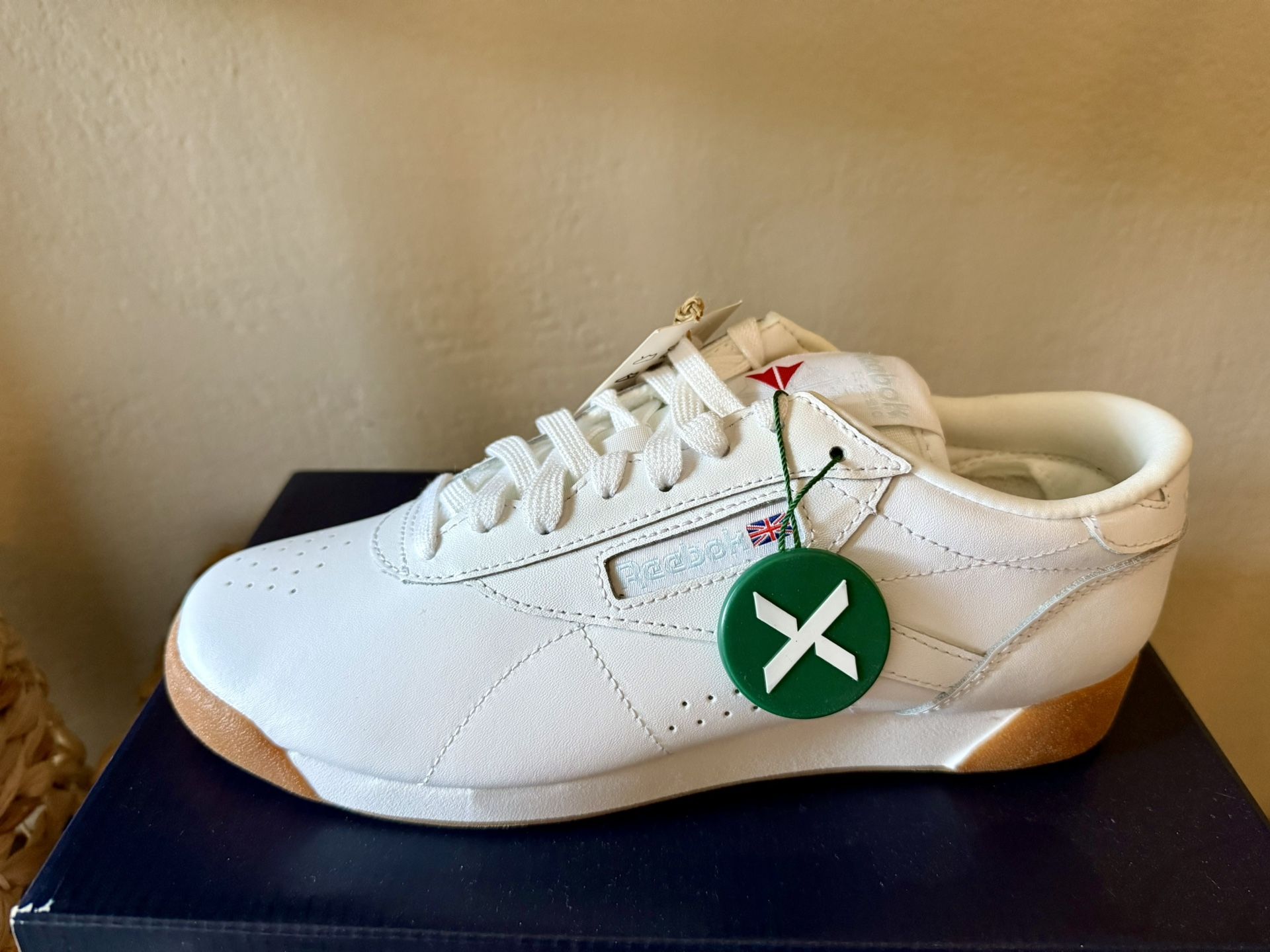 Reebok F/S Low White Gum size 8