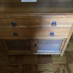 Beautiful Oak cabinet.  Great Condition