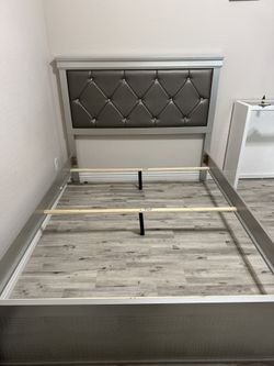 Bed Set / Bed Frame