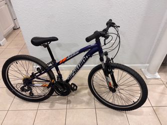 Schwinn Ranger Bicycle . Rim 24 need adjust the gears . Good tires