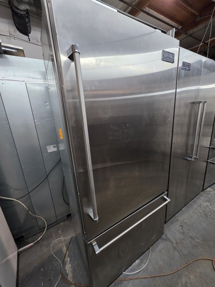 36" VIKING BUILT IN STAINLESS STEEL REFRIGERATOR