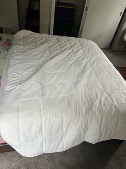 Queen - Mattress cover/quilted fitted mattress