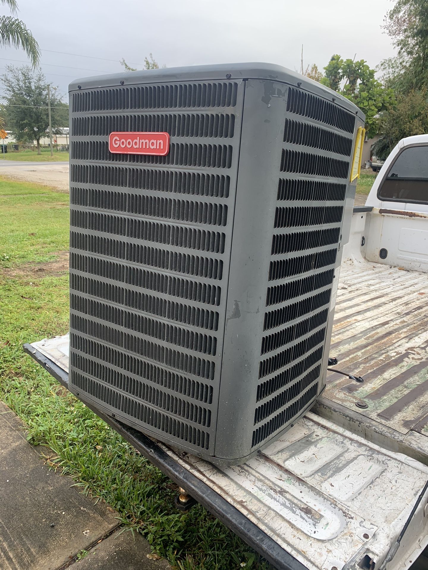 Goodman 5 Ton Condenser Excellent Condition R22 2011 for Sale in Belle ...