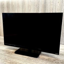 Vizio 32’ Smart TV with Remote - LIKE NEW