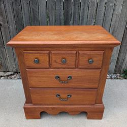 Nightstand & Side Table