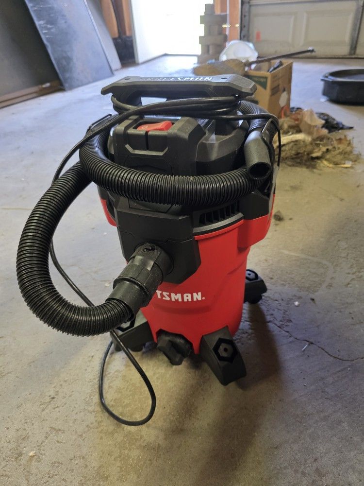 Shop vacuum
