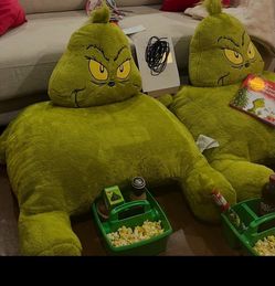 Grinch Jumbo Seat/Pillows 50 inches