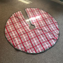 large tree skirt 