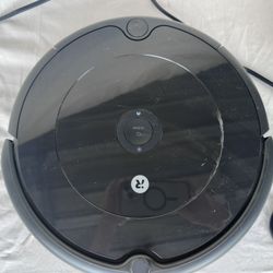 iRobot Roomba 692 Robot Vacuum