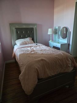 Twin bed with light