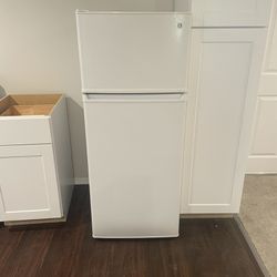 Apartment Refrigerator 
