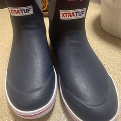 XtraTuf Size 8 Deck Boot