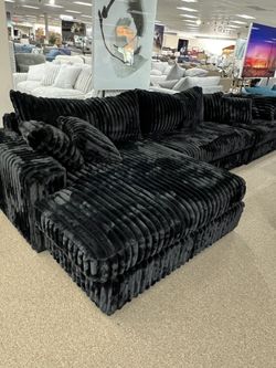 ! Great financing deal ! own it for only $10 down!