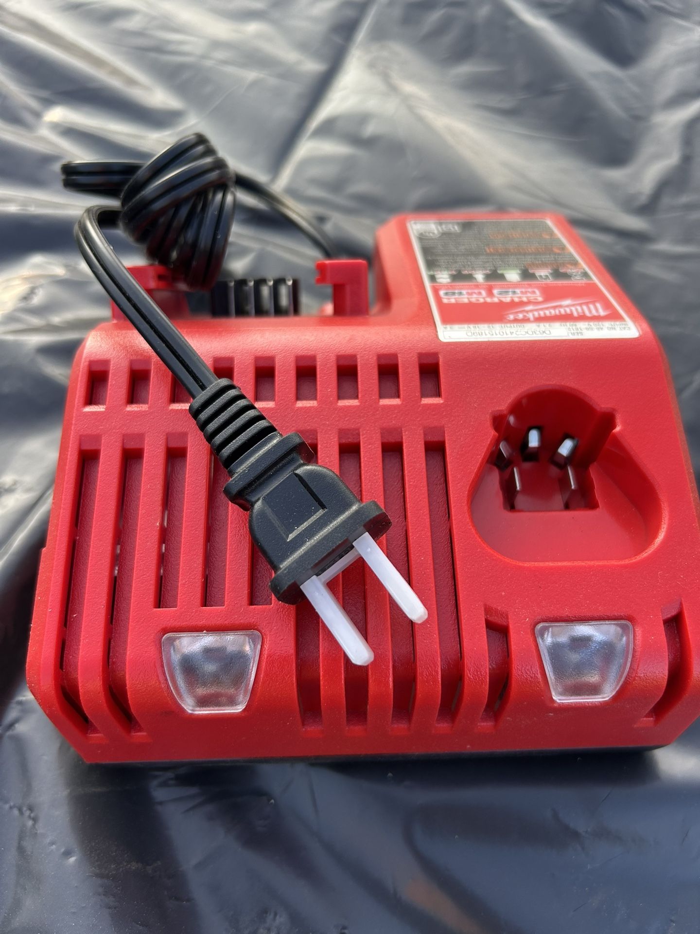 Milwaukee battery charger