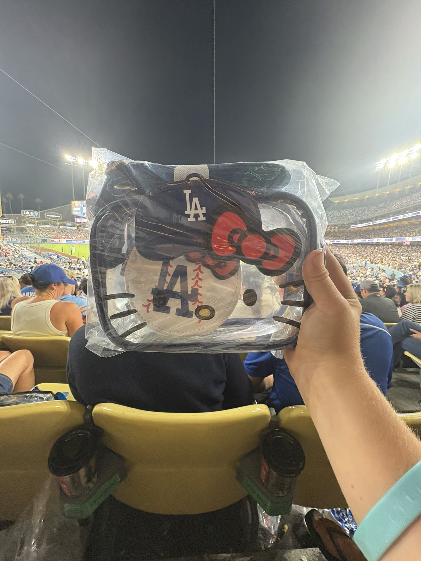 Hello Kitty Dodgers Give Away 