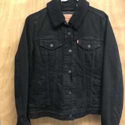 Levi’s Women’s Sherpa Collar Jacket Size Medium