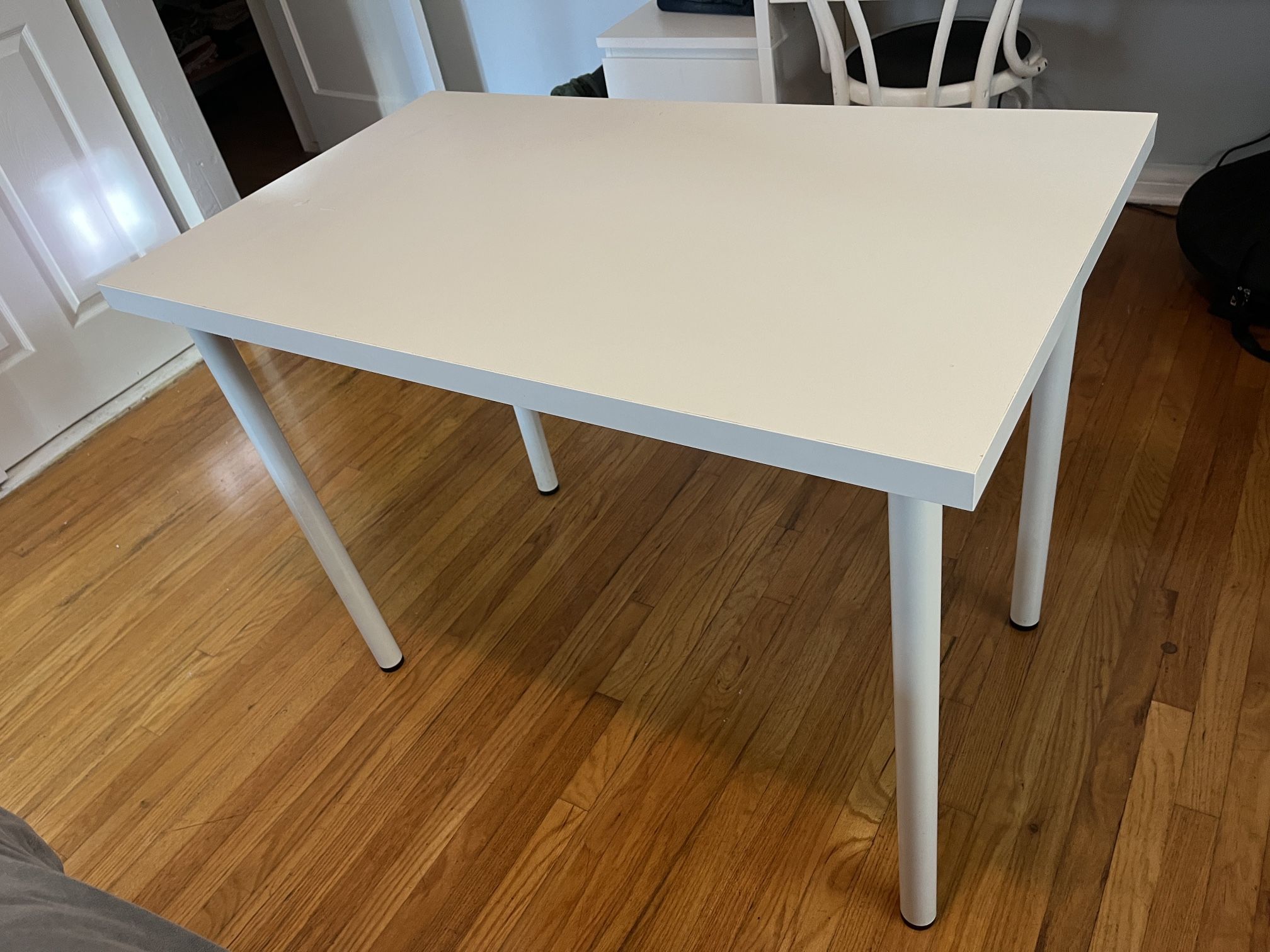 Simple white Desk