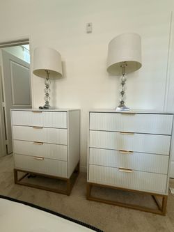 Modern White & Gold Nightstands / Dressers + Lamps INCLUDED MOVING SALE – NEED GONE ASAP
