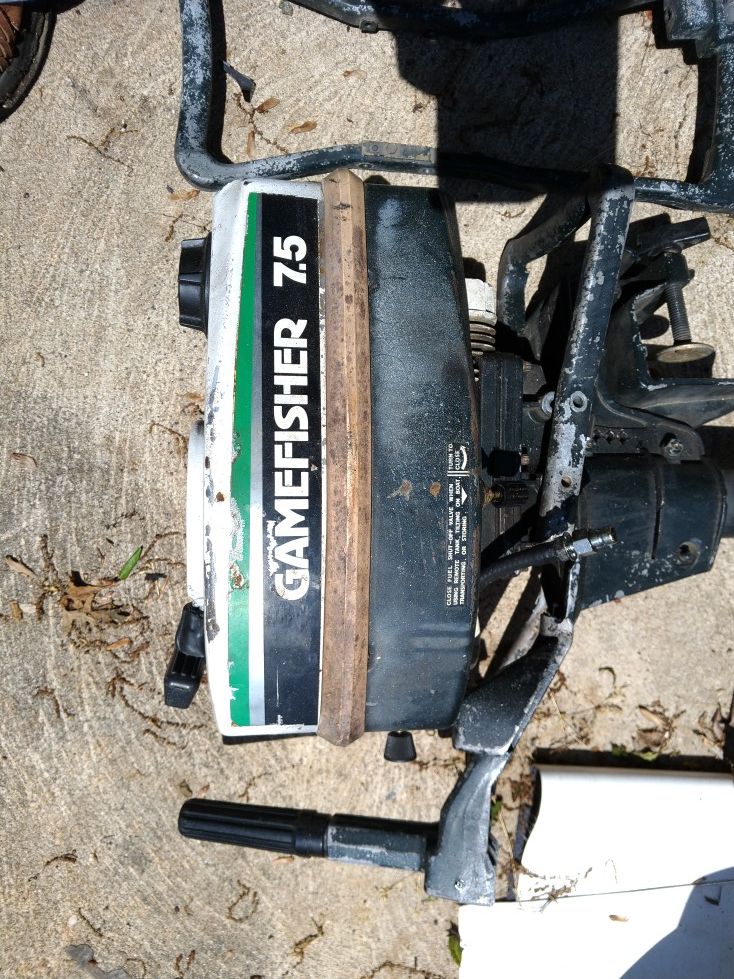 Gamefisher outboard 7.5 motor for Sale in Wrightstown, NJ OfferUp