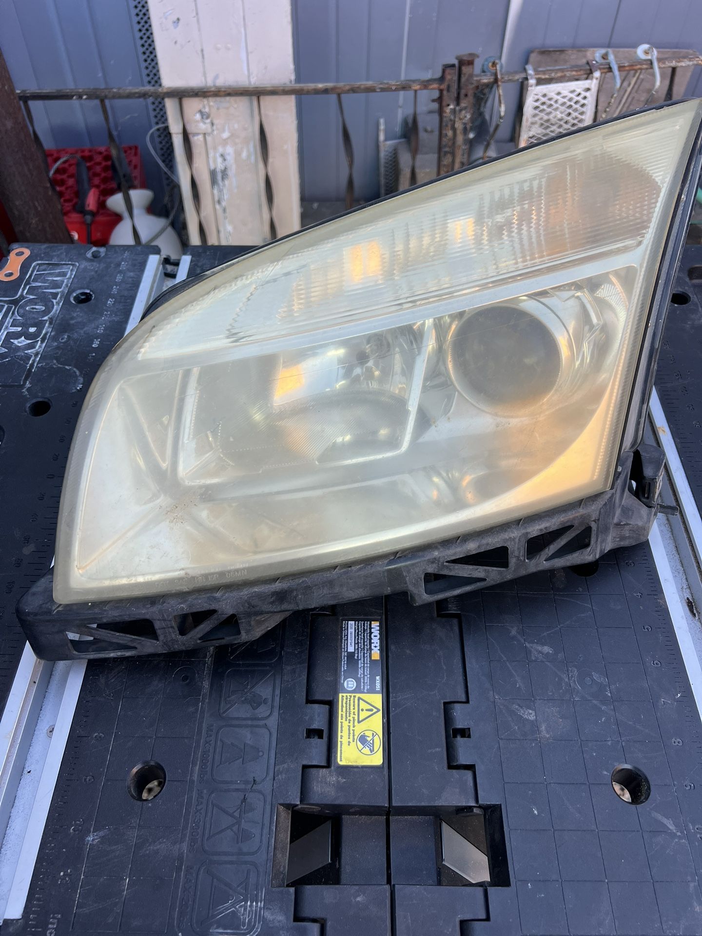 2003 Mercury Milan Headlight