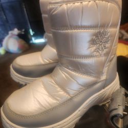 Snow Boots 