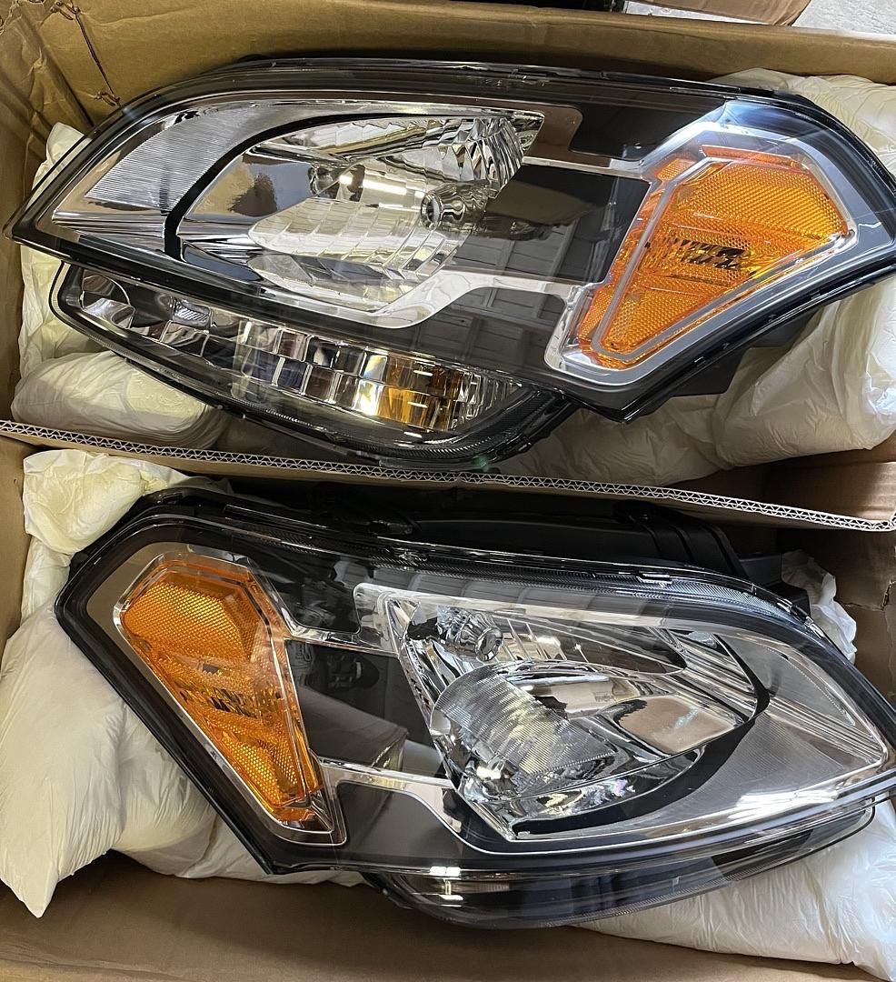 LA Zona Auto Parts 2010 to 2011 Kia Soul Headlights Luces Micas Calaveras Faros Focos Black Housing 
