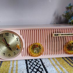 Stunning 1950s Retro  Pink Motorola 57CS Clock Radio 
