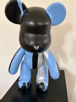 Paint pour plastic figures - bear, bunny and kaws - DIY craft