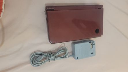 NINTENDO DSIXL BURGUNDY WITH OVER 500 GAMES MULTI GAME CARD + CHARGER