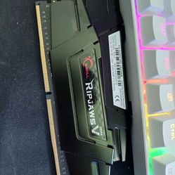 G.Skill Ripjaws V RAM 16GB DDR4-3200mhz