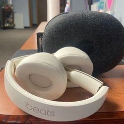 Beats Solo Pro