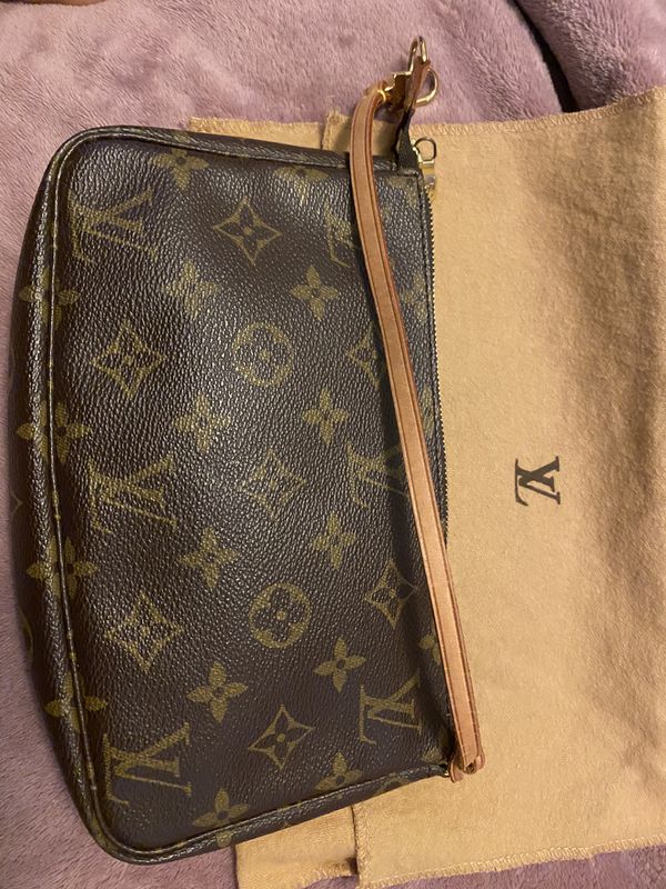 Used Pochette Louis Vuitton for Sale in North Las Vegas, NV - OfferUp